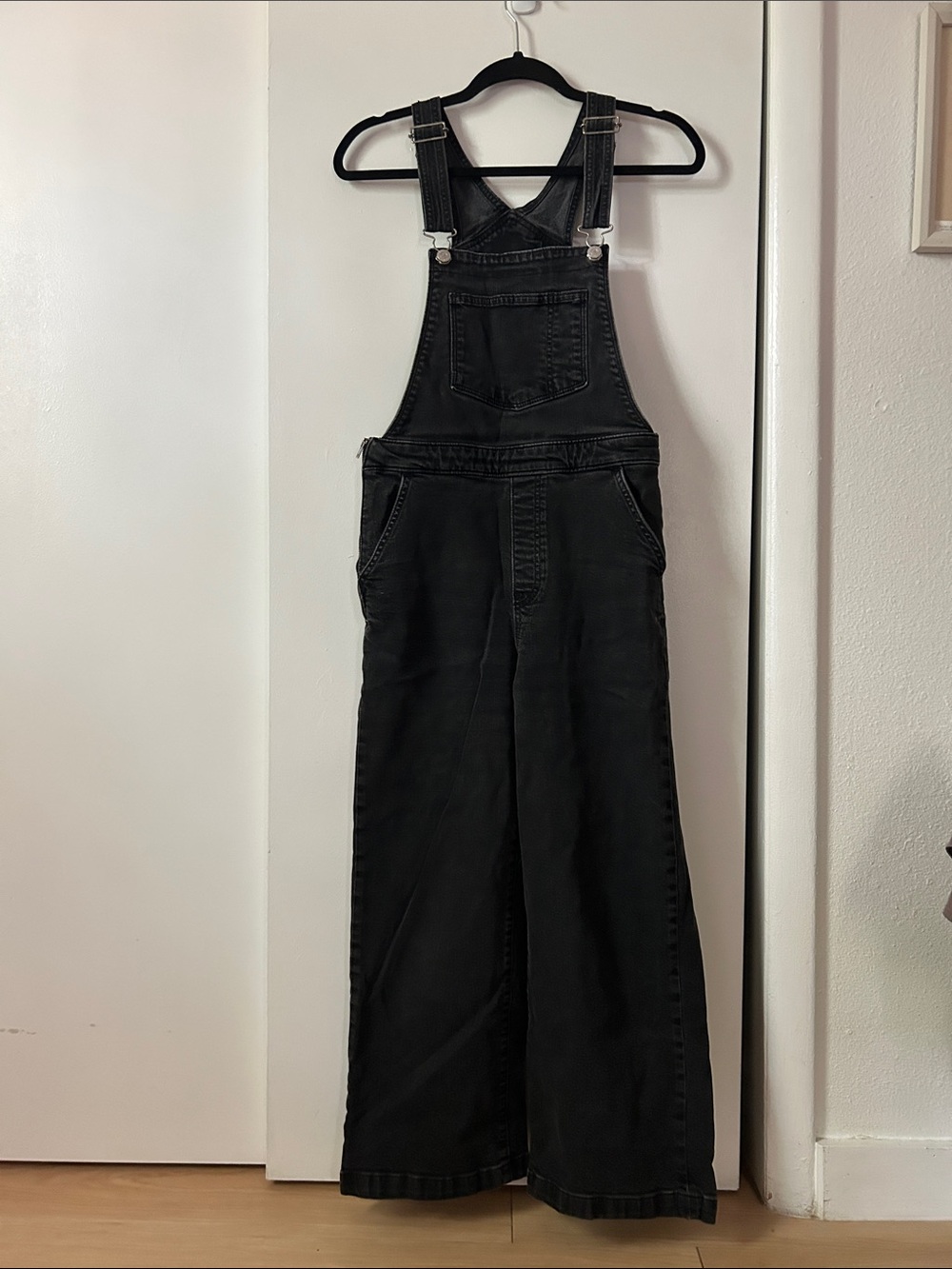 Levi’s - Black Women's Denim Overalls - Classic Wide Leg